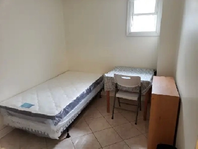 Rooms right by York University, Seneca, Schulich Business School Image# 3