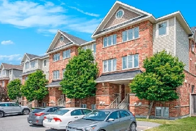 Barrhaven Breeze: Modern Condo w/ Private Balcony Image# 3