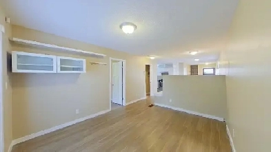 2 BEDROOMS, 1 WASHROOM, DETACHED GARAGE IN JACKSON HEIGHT Image# 6