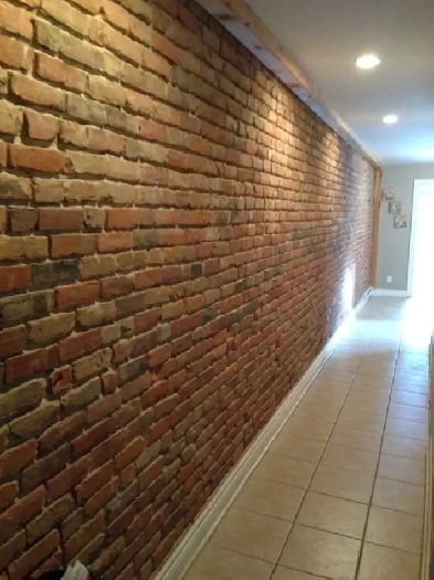 Big 4 1/2 with 2 closed bedrooms. Available as of July 1st. Image# 1