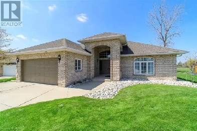 Home For Rent - 3   1 bedroom, 3 Bathroom, Bungalow, Large Yard Image# 1