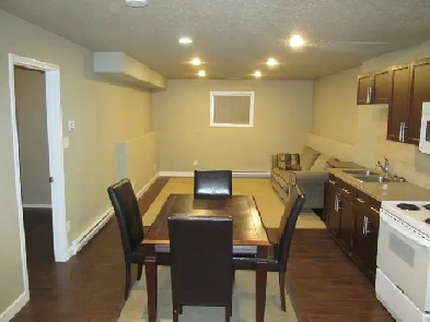 Beautiful Westside One-Bedroom Apartment Image# 1