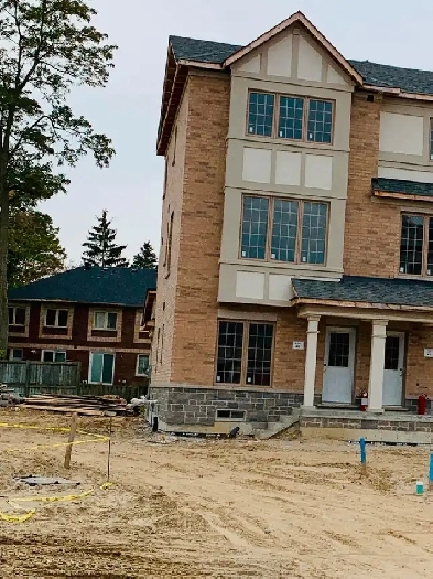 SELLING LOW, ASSIGNMENT SALE- SEMI-DETACHED HOUSE- SCARBOROUGH Image# 3