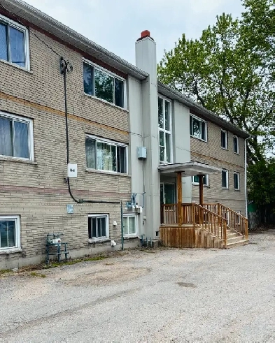 Recently Renovated 2Bed 1Bath Image# 1