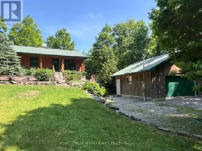 Beautiful Panabode Style Log Home on White Lake Image# 4
