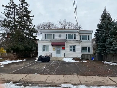 Old Glenridge in St Catharines: 3 BDRM apartment $2,800 Image# 9