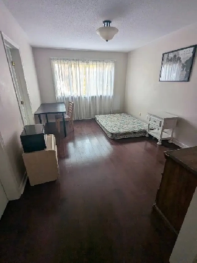 Master bedroom with private bathroom at Barrhaven. July 1st Image# 7