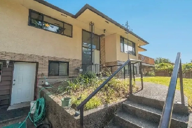Newly Renovated 3-Bedrooms Upper Level Suite for Rent Image# 1