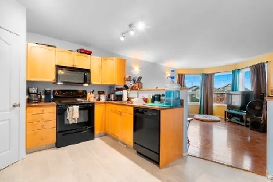 5 Bedroom Fully Furnished Home – All Utilities Included Image# 8