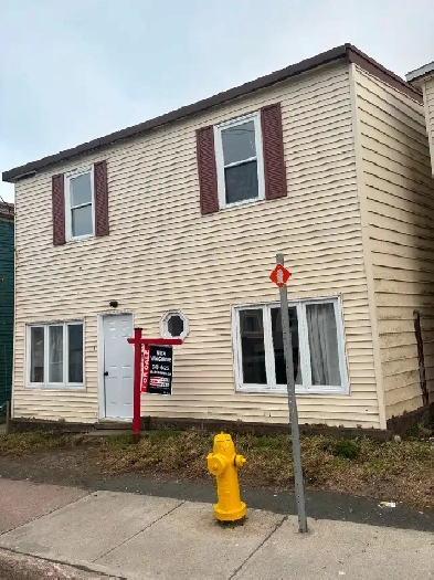 Detached three bedroom house downtown for sale Image# 4
