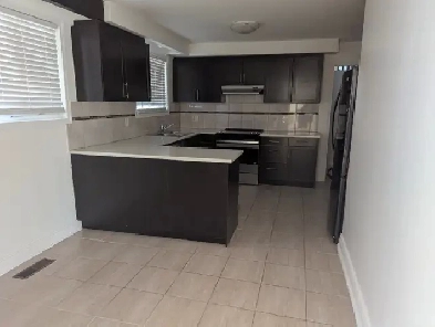 Large room for rent Image# 4