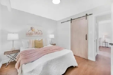 Room for Rent – Female Only | $900 All Inclusive | Near UofG Image# 7