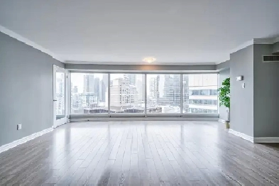 prime downtown Toronto location, newly renovated Image# 10