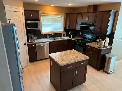 Beautiful Single House Double Detached Garage Windermere Image# 8