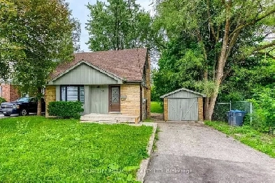 Gorgeous 3 Bedroom Detached With Fin Bsmt On 50x270 Ft lot In Br Image# 1