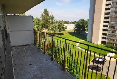 Bright and Spacious 1 bedroom Apartment, Scarborough, Centennial Image# 1