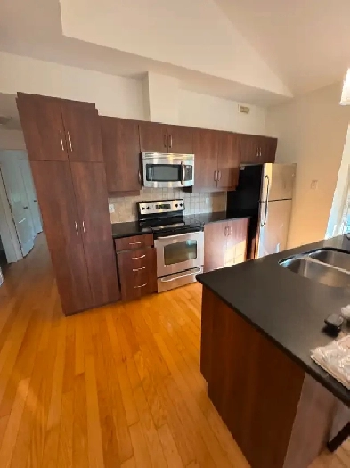 Stunning 1 Bed   Den Condo in the Heart of Kanata Town Centre Image# 19