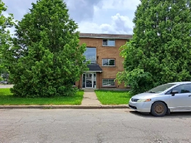 GRAND 4 1/2 À BOISBRIAND (1ER ÉTAGE) - PRÈS DE GRANDE-ALLÉE. Image# 2