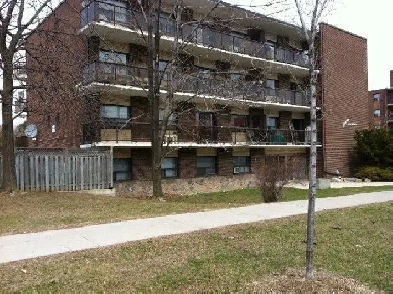 2 Bedroom, York Mills & Don Valley . Uilities included Image# 3