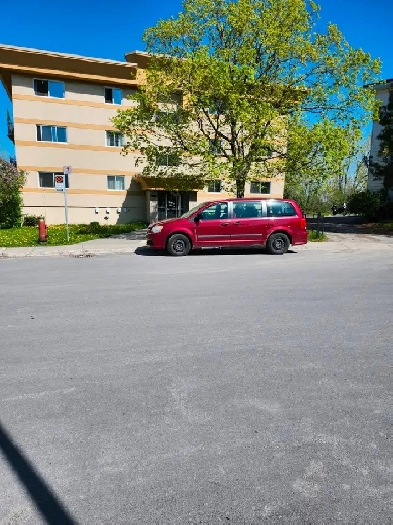 ÉDIFICE PAISIBLE- 4 1/2 À LOUER Image# 2