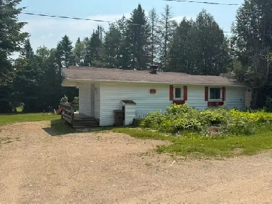 Charming 1 bedroom for rent in Bowman, Quebec Image# 1