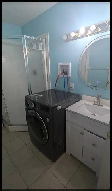 2 Beds 1 Bath TownhouseCA$1,500 / Month Image# 6