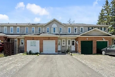 House for Sale in Lindsay - Walking to Distance to College Image# 4
