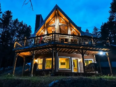 Hummingbird Cabin by the lake Image# 8