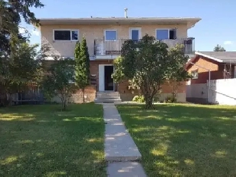 LEGAL Top Floor Suite for Rent | 2 Bedrooms | Pet Friendly Image# 4