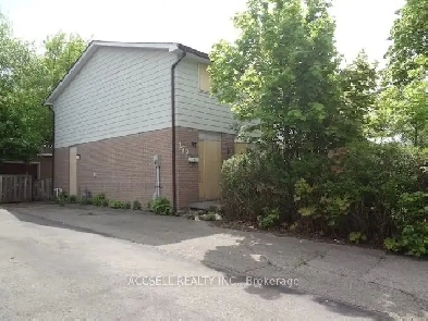 Attention Investors & Renovators! 30 x 149 Ft Lot In Brampton! Image# 6