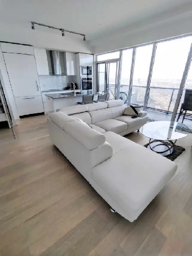 penthouse by the lake luxury living Image# 1