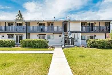 #203, 54 BELL ST., RED DEER - UPPER FLOOR APARTMENT CONDO Image# 2