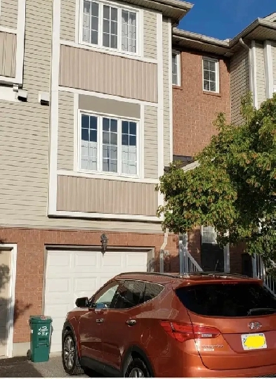 Stunning 3-Storey Freehold Townhouse in Central Park Image# 1
