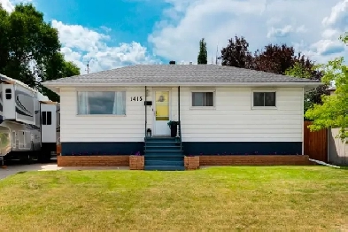 BUILDER AND INVESTOR ALERT! INNER CITY BUNGALOW on a 62 FOOT LOT Image# 7