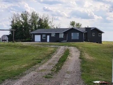 PRIVATE FARM / ACREAGE / HORSE FACILITY – NEAR REGINA BEACH, SK Image# 5