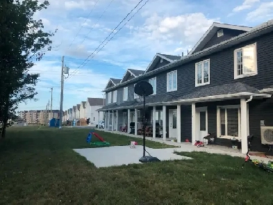 Excutive two bedroom townhouse style apartment for rent Image# 4