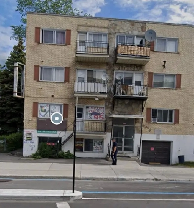 3 1/2 apartment to rent - 2 minutes walk from metro Sauvé Image# 1