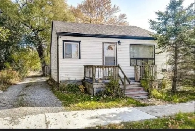 2 bedroom main floor detached house for rent in Hamilton Image# 5