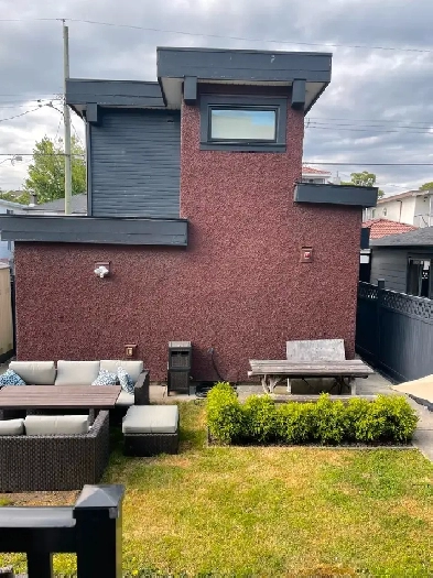 Furnished One Bedroom Laneway for $1500/Month Image# 1