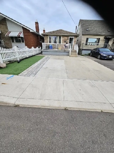 House for rent - 49 Delena Avenue South (upper unit) Image# 1
