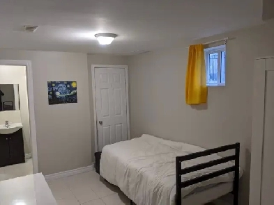 York University suite room with private washroom - August 1st Image# 5