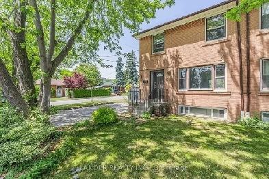 Charming Semi Detached Home On a Corner Lot in Cliffcrest! Image# 12