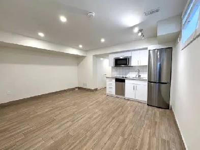 1175 Dovercourt Rd. Apt 1 Image# 9