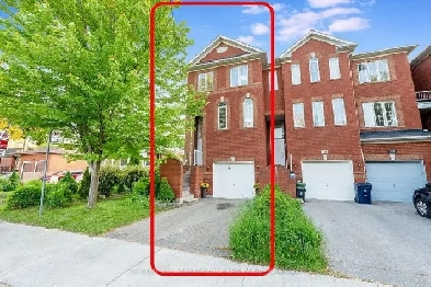 Bright and Airy End Unit Freehold Townhome on a Prime Location! Image# 1