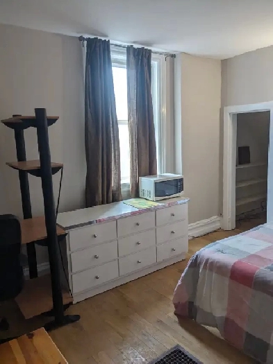 THREE MONTHS OF RENT FREE! EFFECTIVE RENT IS ONLY $1050/MONTH! Image# 5