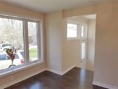 3 Bed  1 Bath House $2600 Newmarket Image# 5