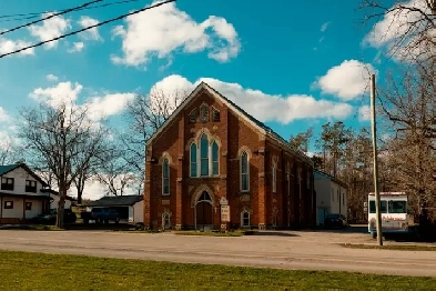 Renting permanent space for food truck on 154 Oakland Road