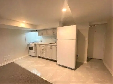 590 Bathurst St. BSMT Image# 3