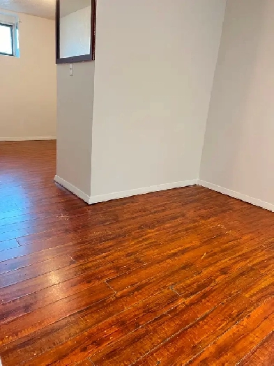 All Utilities Included/ Walk-up basement suite-Everything Nearby Image# 7