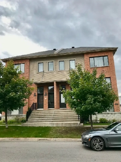 Titre : Condo 4 ½ à louer – Chomedey Laval – 2000 $/mois Image# 7